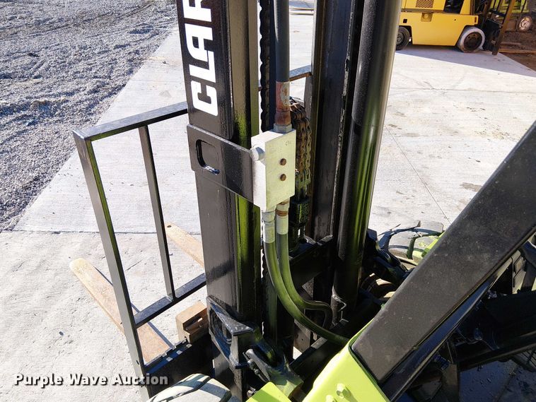 image for item DU3741 Clark GPS25I forklift