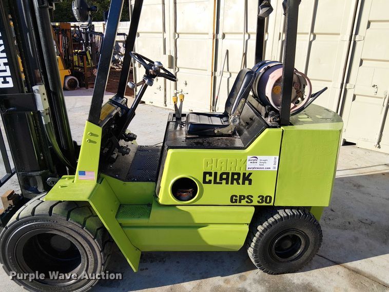 image for item DU3741 Clark GPS25I forklift