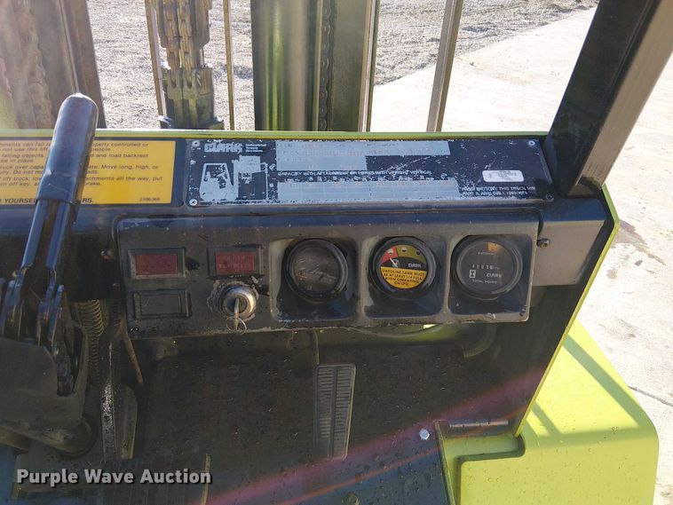 image for item DU3741 Clark GPS25I forklift