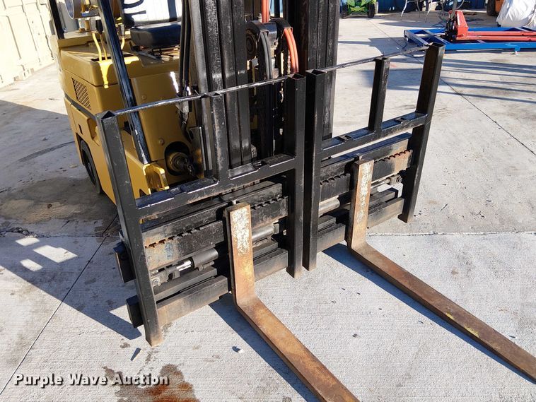 image for item DU3742 Caterpillar TC60DSA forklift