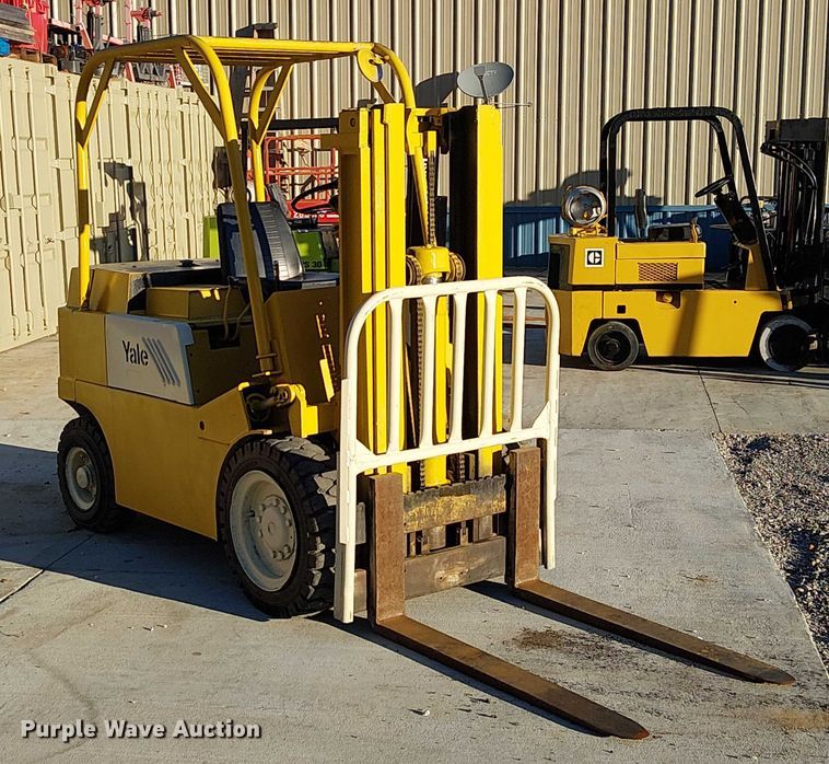 image for item DU3743 Yale G81P-050-SAT-074  forklift