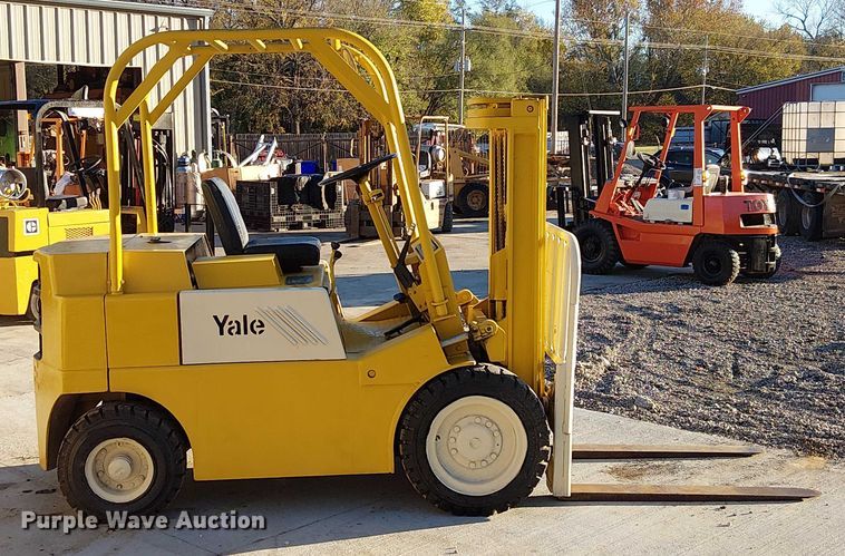image for item DU3743 Yale G81P-050-SAT-074  forklift