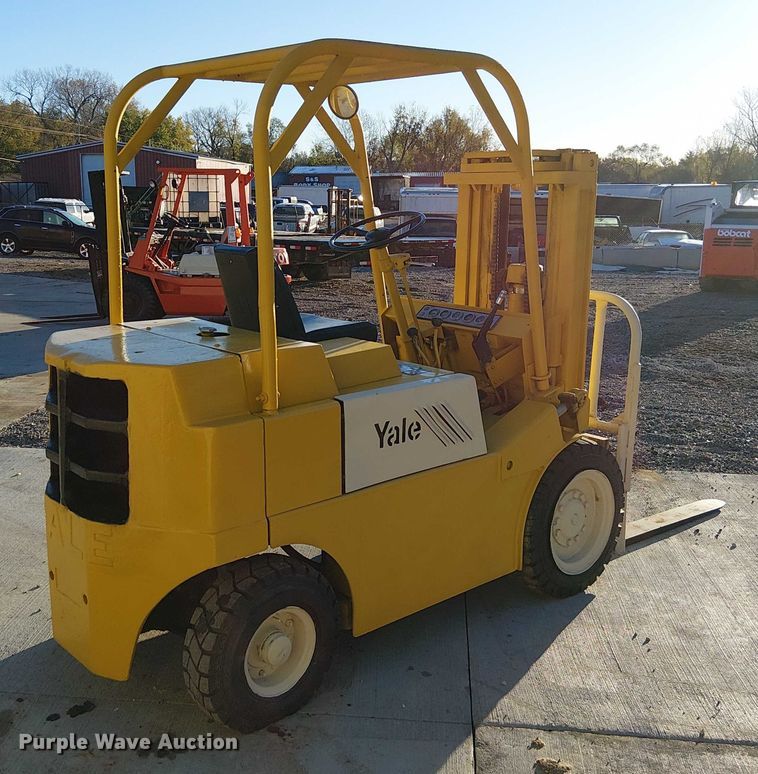 image for item DU3743 Yale G81P-050-SAT-074  forklift