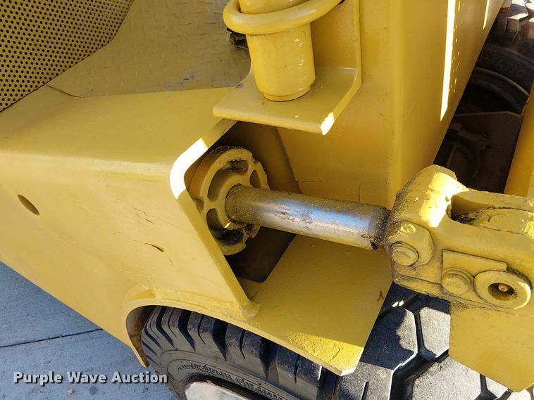 image for item DU3743 Yale G81P-050-SAT-074  forklift