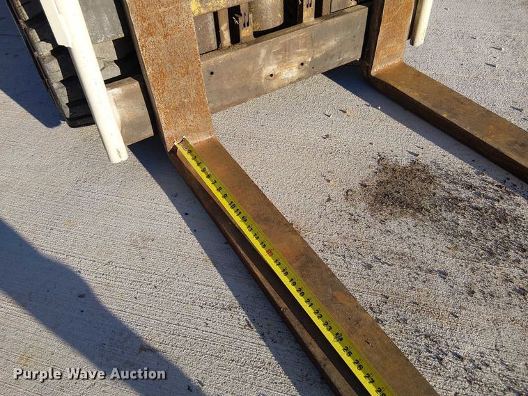 image for item DU3743 Yale G81P-050-SAT-074  forklift