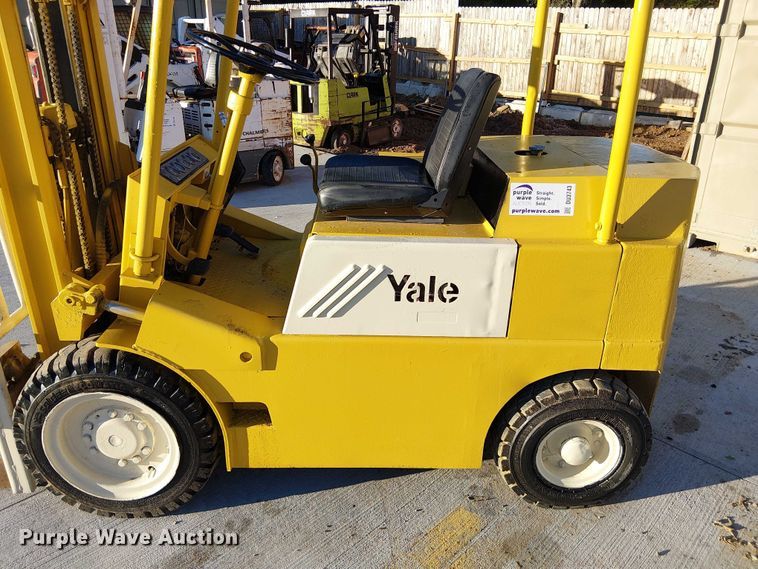 image for item DU3743 Yale G81P-050-SAT-074  forklift