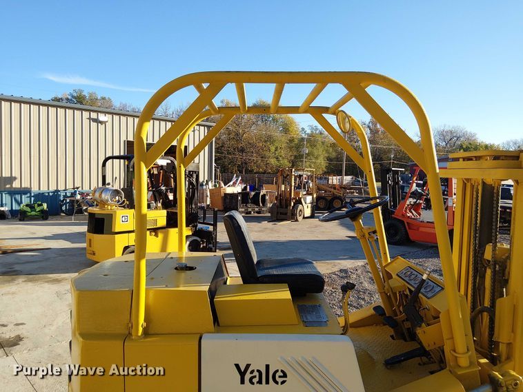 image for item DU3743 Yale G81P-050-SAT-074  forklift