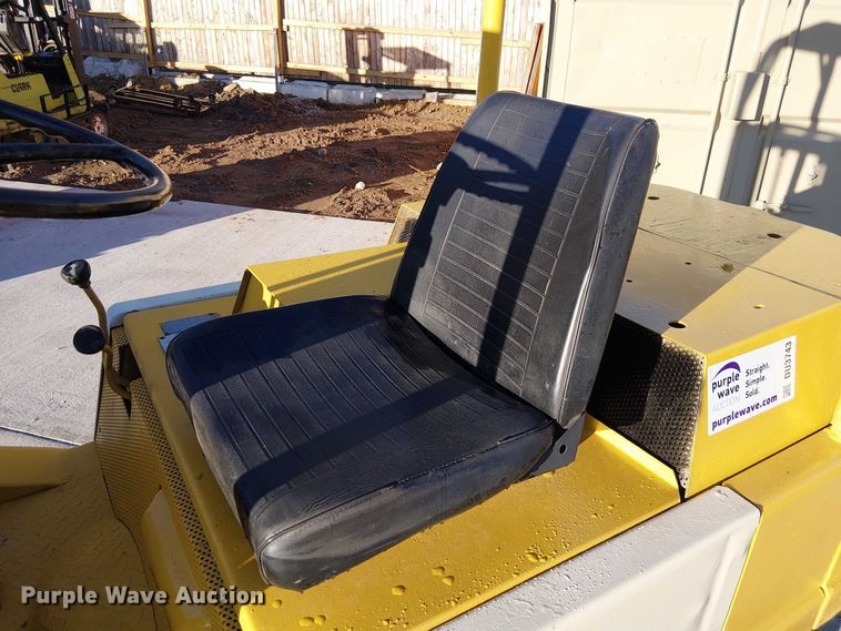 image for item DU3743 Yale G81P-050-SAT-074  forklift