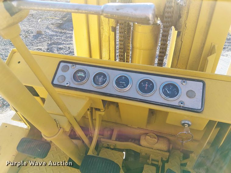 image for item DU3743 Yale G81P-050-SAT-074  forklift