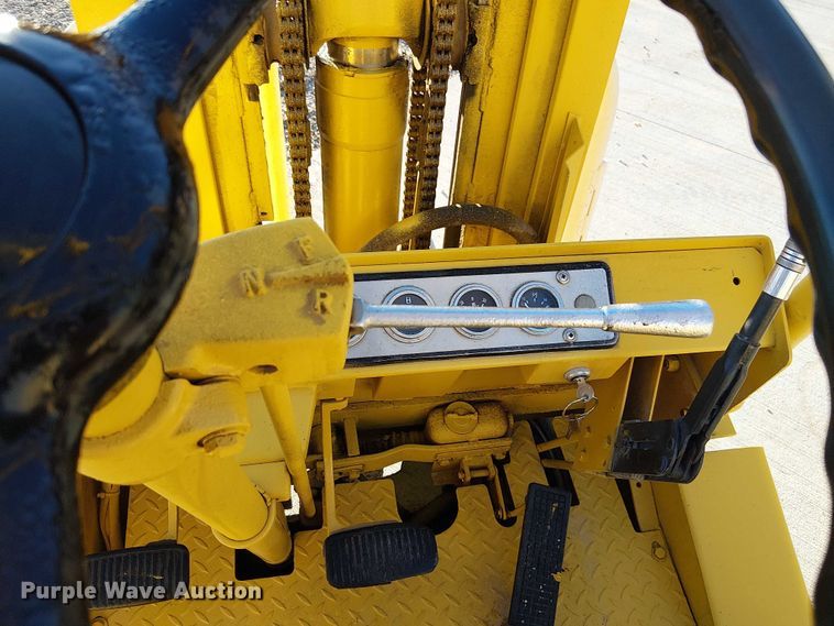 image for item DU3743 Yale G81P-050-SAT-074  forklift