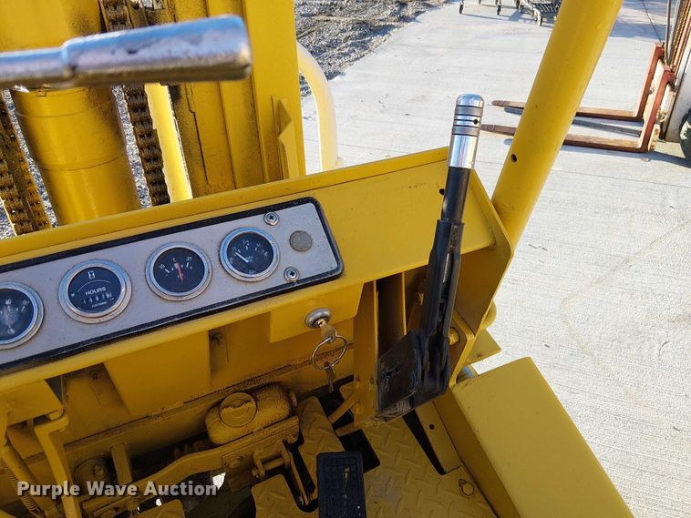 image for item DU3743 Yale G81P-050-SAT-074  forklift