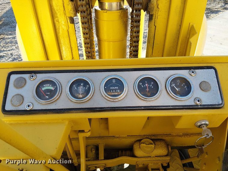 image for item DU3743 Yale G81P-050-SAT-074  forklift