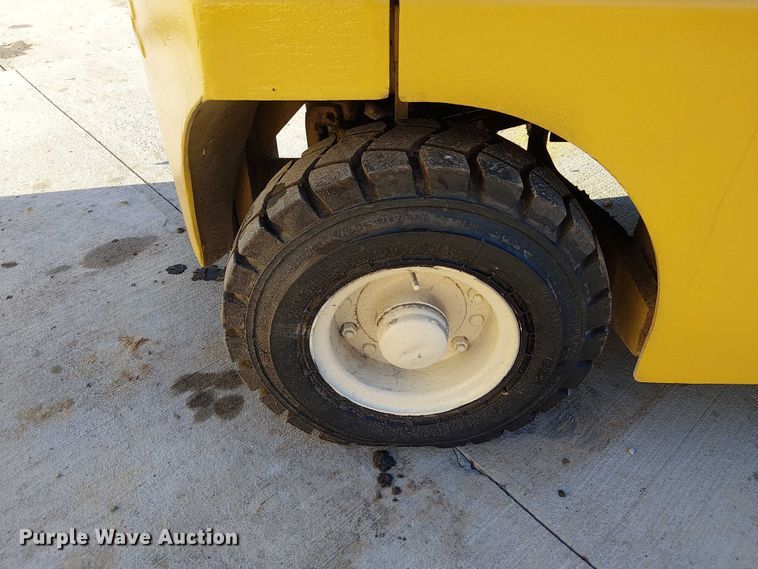 image for item DU3743 Yale G81P-050-SAT-074  forklift