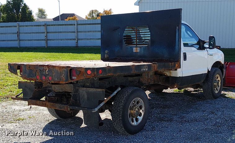 image for item DU3746 2005 Ford F350 flatbed pickup truck