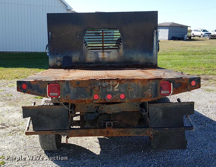 image for item DU3746 2005 Ford F350 flatbed pickup truck