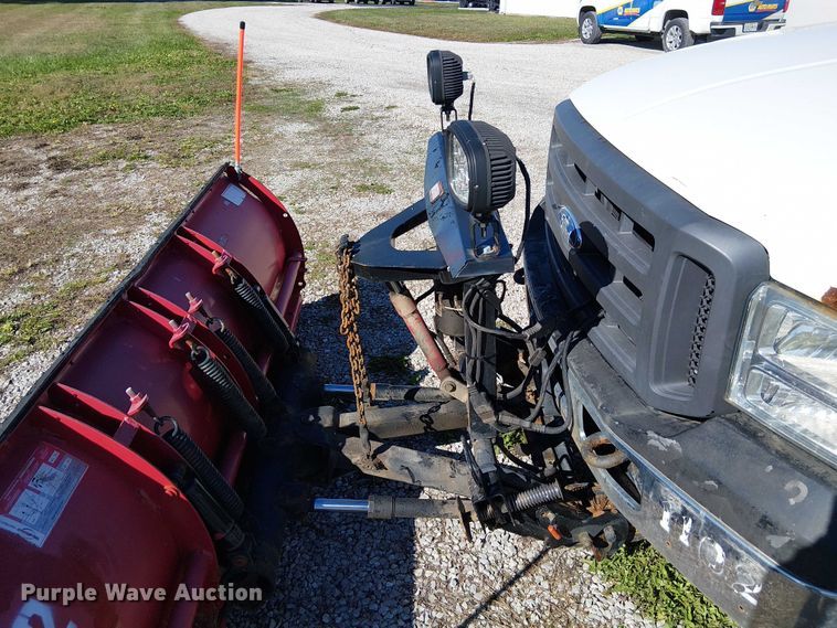 image for item DU3746 2005 Ford F350 flatbed pickup truck