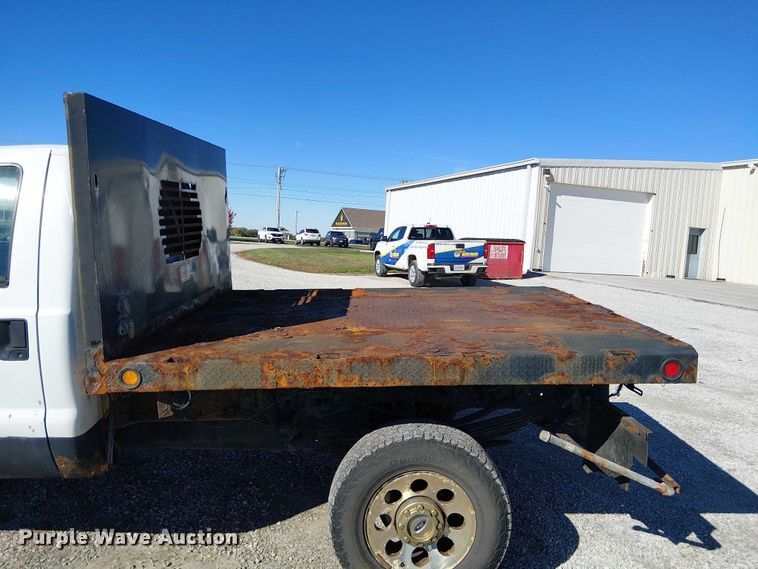 image for item DU3746 2005 Ford F350 flatbed pickup truck