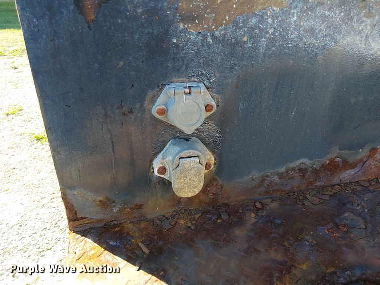 image for item DU3746 2005 Ford F350 flatbed pickup truck