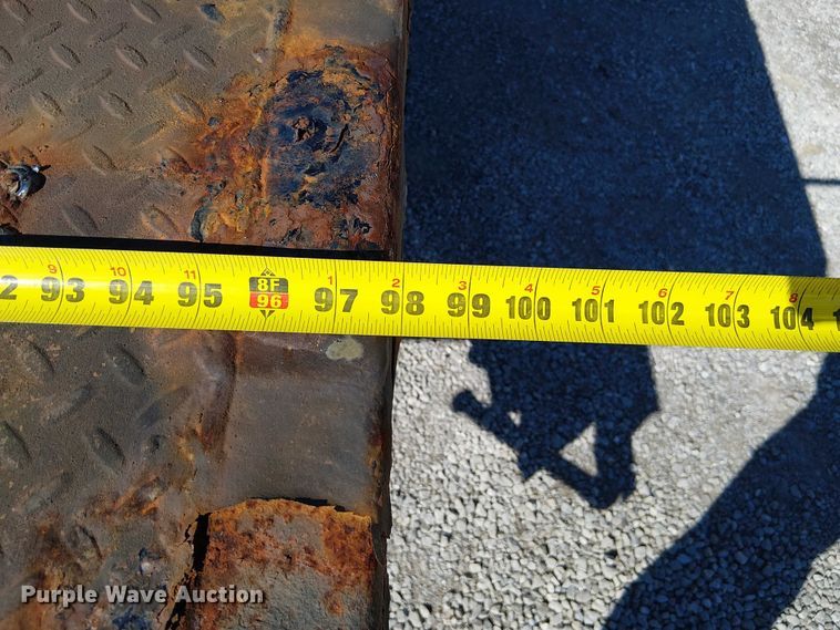 image for item DU3746 2005 Ford F350 flatbed pickup truck