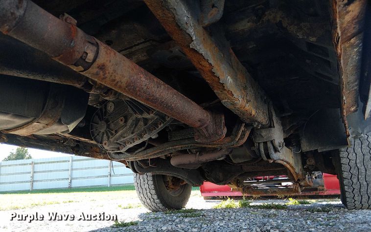 image for item DU3746 2005 Ford F350 flatbed pickup truck