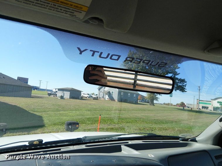 image for item DU3746 2005 Ford F350 flatbed pickup truck