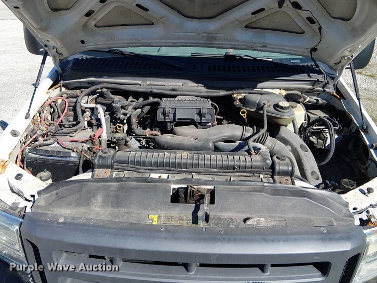 image for item DU3746 2005 Ford F350 flatbed pickup truck