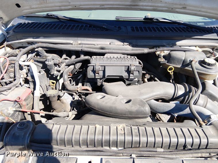 image for item DU3746 2005 Ford F350 flatbed pickup truck