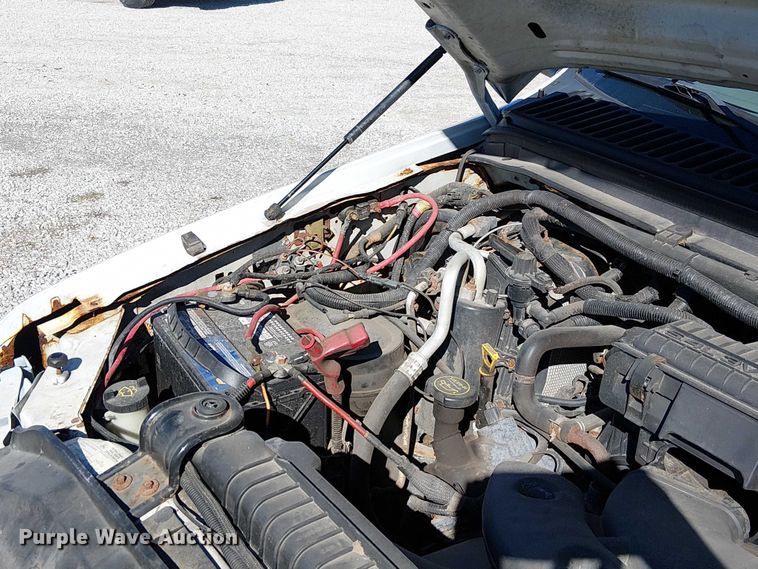 image for item DU3746 2005 Ford F350 flatbed pickup truck