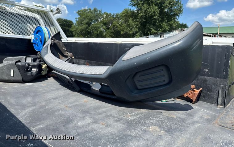 image for item DU9340 2012 Ford F350 Super Duty utility bed pickup truck