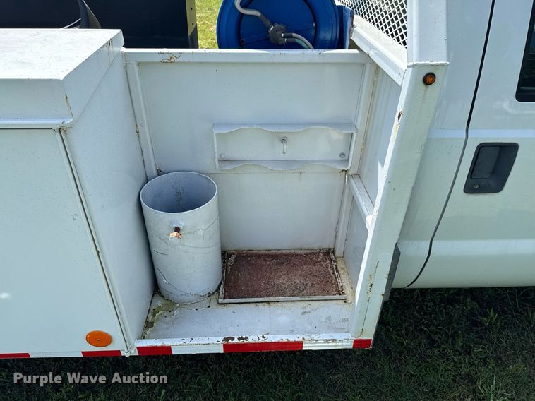 image for item DU9340 2012 Ford F350 Super Duty utility bed pickup truck