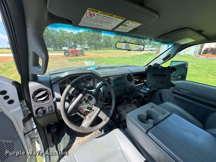 image for item DU9340 2012 Ford F350 Super Duty utility bed pickup truck