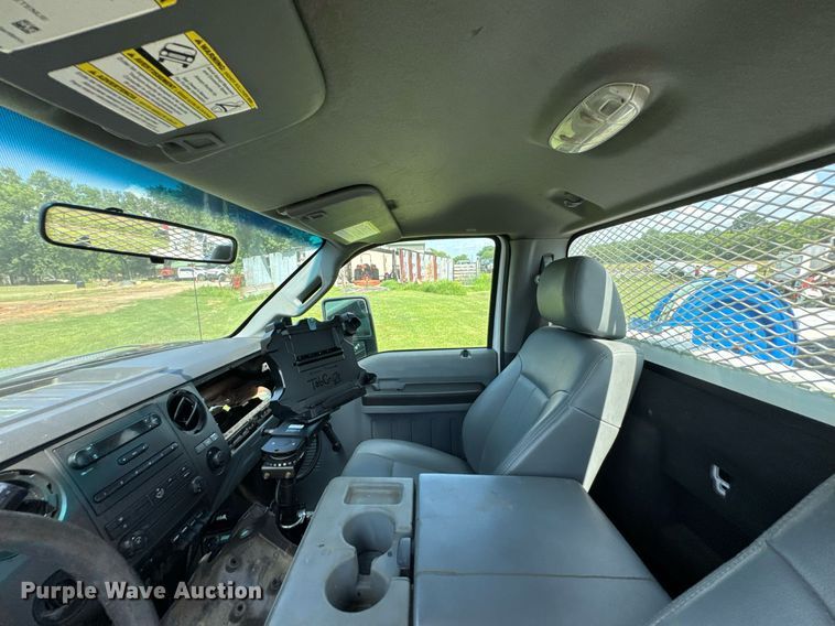 image for item DU9340 2012 Ford F350 Super Duty utility bed pickup truck