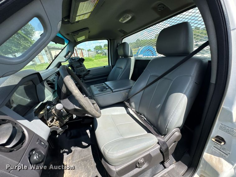 image for item DU9340 2012 Ford F350 Super Duty utility bed pickup truck