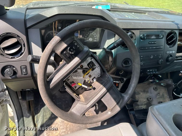 image for item DU9340 2012 Ford F350 Super Duty utility bed pickup truck