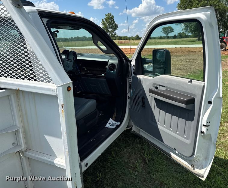 image for item DU9340 2012 Ford F350 Super Duty utility bed pickup truck