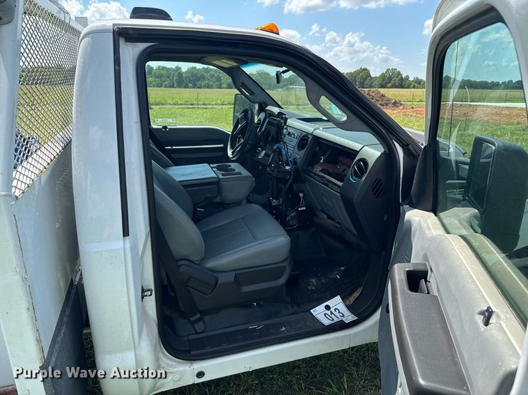 image for item DU9340 2012 Ford F350 Super Duty utility bed pickup truck