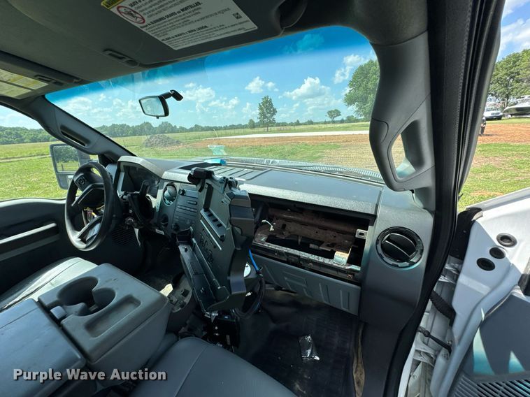 image for item DU9340 2012 Ford F350 Super Duty utility bed pickup truck