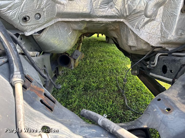 image for item DU9340 2012 Ford F350 Super Duty utility bed pickup truck