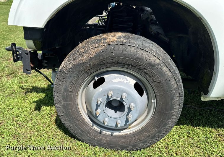 image for item DU9340 2012 Ford F350 Super Duty utility bed pickup truck