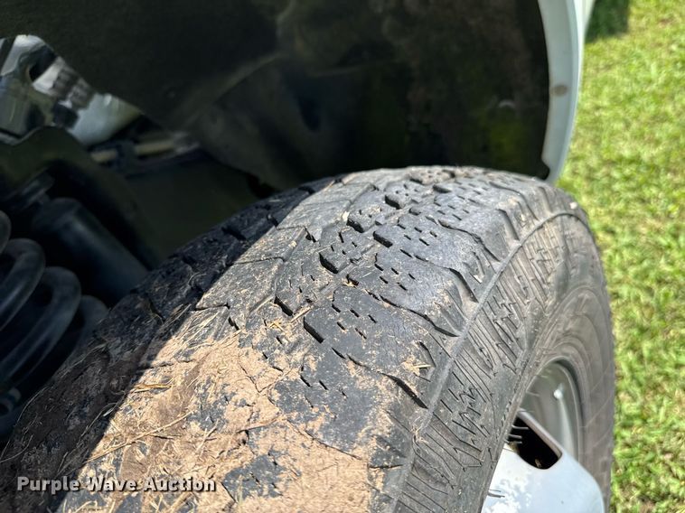 image for item DU9340 2012 Ford F350 Super Duty utility bed pickup truck