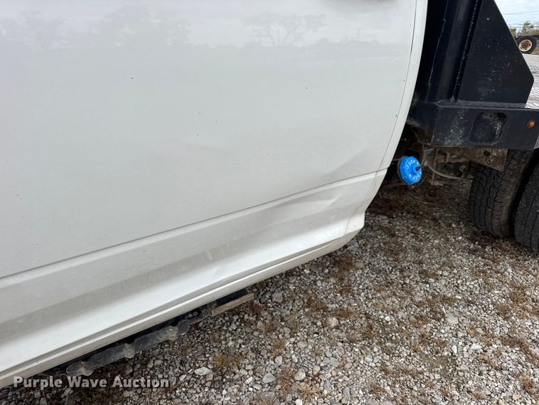 image for item DW6648 2018 RAM 3500HD Crew Cab flatbed pickup truck