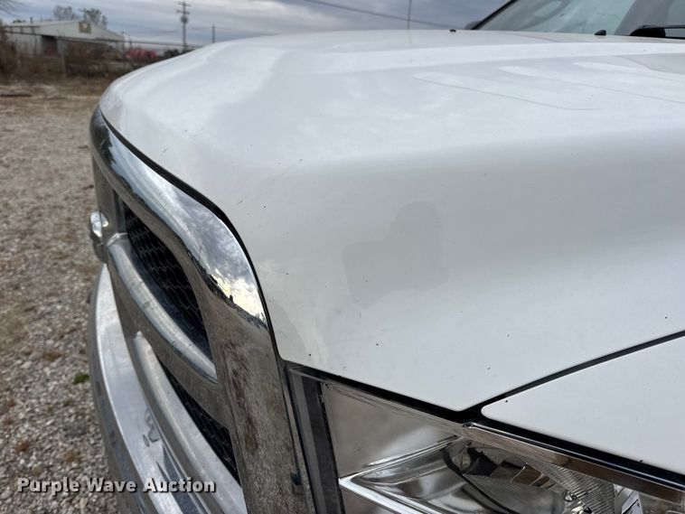 image for item DW6648 2018 RAM 3500HD Crew Cab flatbed pickup truck