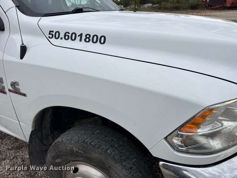 image for item DW6648 2018 RAM 3500HD Crew Cab flatbed pickup truck