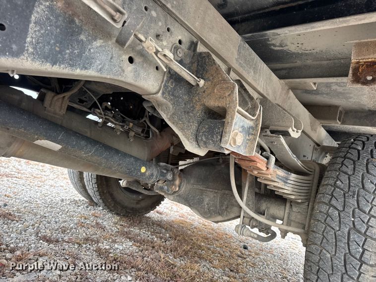 image for item DW6648 2018 RAM 3500HD Crew Cab flatbed pickup truck