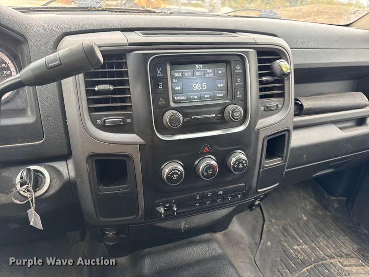 image for item DW6648 2018 RAM 3500HD Crew Cab flatbed pickup truck