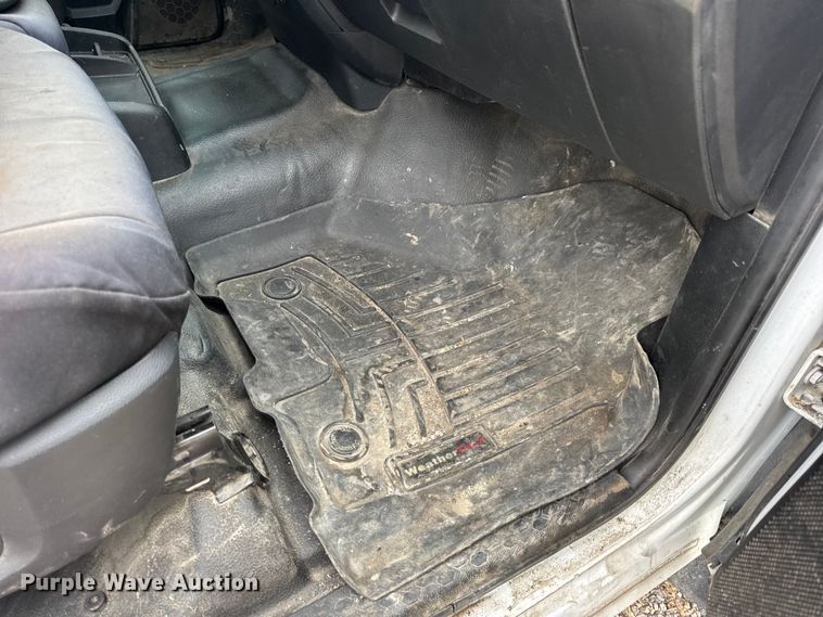 image for item DW6648 2018 RAM 3500HD Crew Cab flatbed pickup truck