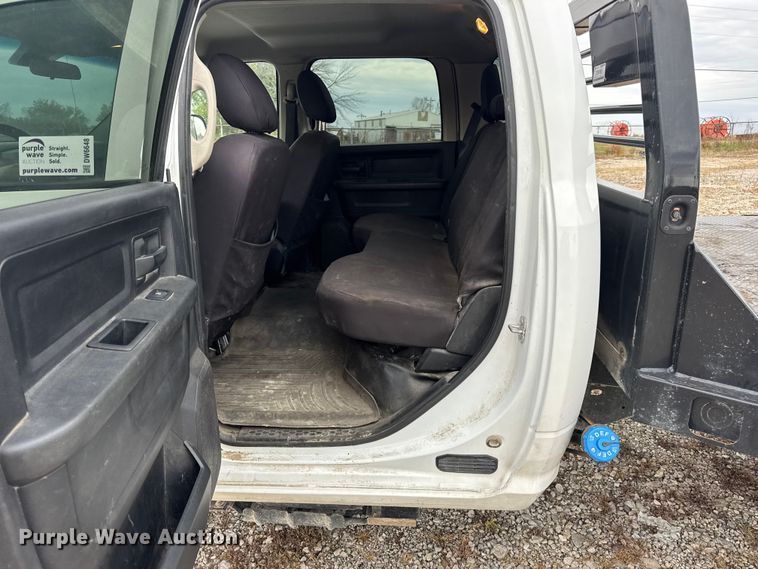 image for item DW6648 2018 RAM 3500HD Crew Cab flatbed pickup truck