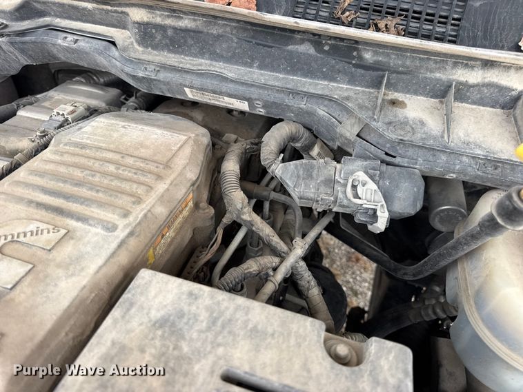 image for item DW6648 2018 RAM 3500HD Crew Cab flatbed pickup truck