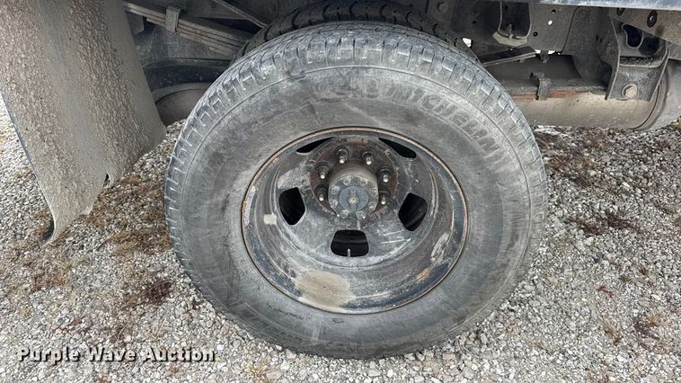 image for item DW6648 2018 RAM 3500HD Crew Cab flatbed pickup truck