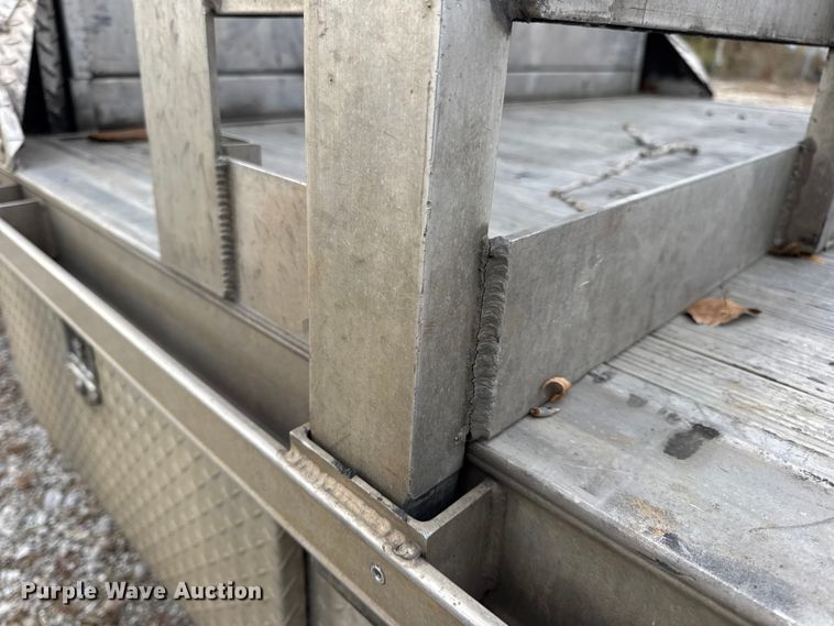 image for item DW6649 2012 Dodge 3500HD flatbed pickup truck